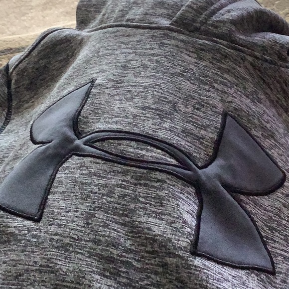 Under Armour sweatshirt hoodie gray & black size YSM/JP/P in excellent s… - Picture 7 of 8